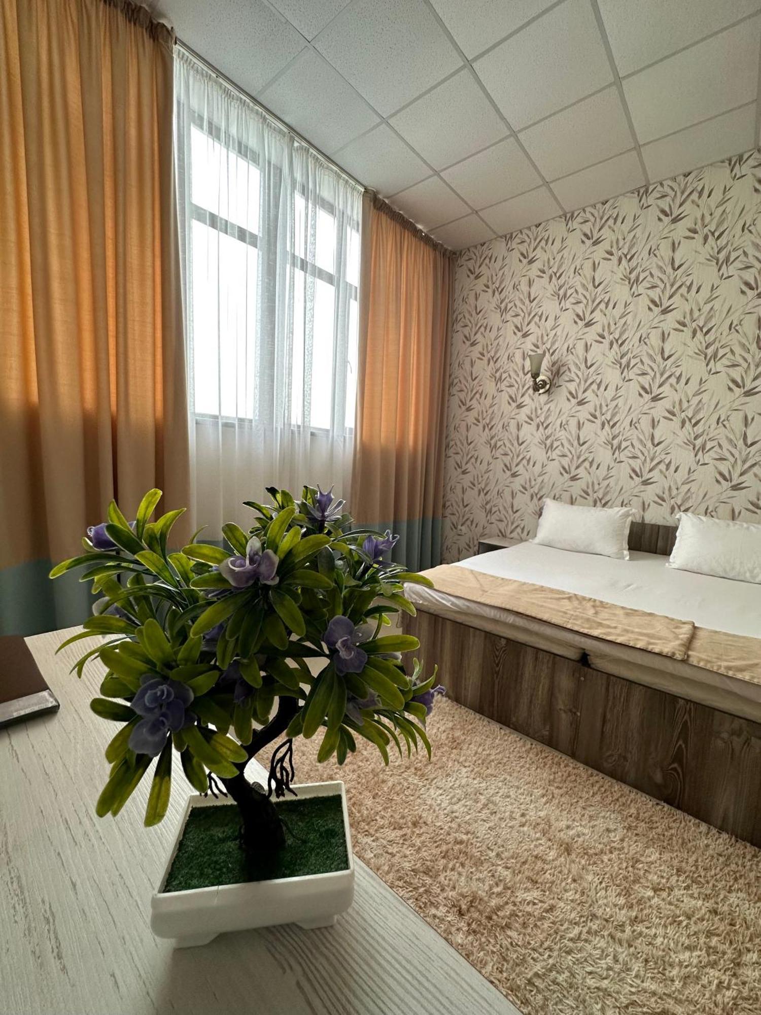 Tarlan Hotel Актау Екстериор снимка